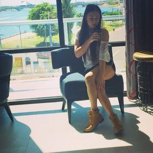 Meet your Posher, Dana