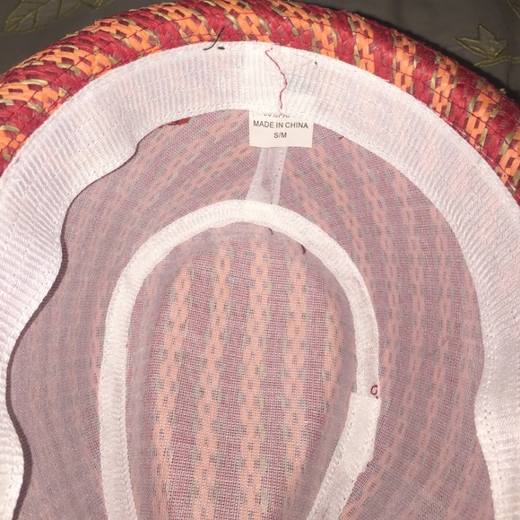 Stylish and colorful hats! - Picture 4 of 4