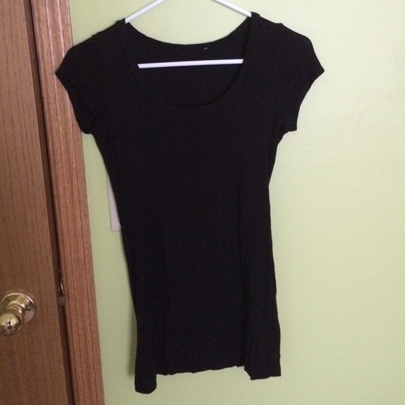black tee