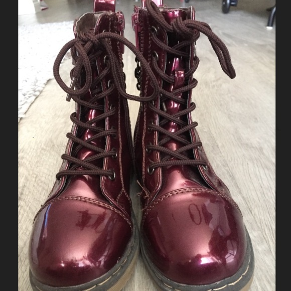 Girls boots