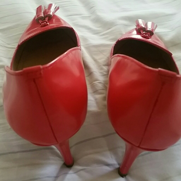 Banana Republic : Beautiful  Pumps - Picture 3 of 4