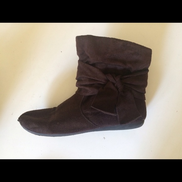Rampage Brown Booties with Bow - Picture 2 of 3