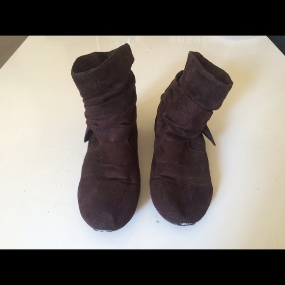 Rampage Brown Booties with Bow - Picture 3 of 3
