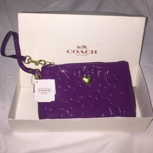 💜 NWT Coach Wristlet! 💜