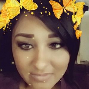 Meet your Posher, Leticia