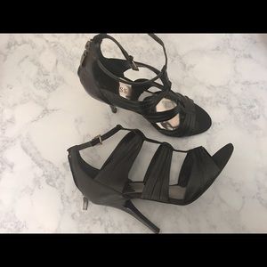 Black sandal guess