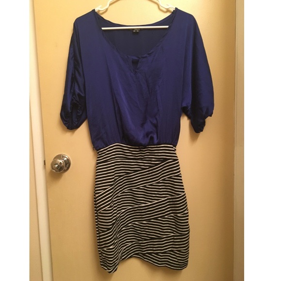 Von Maur Dresses for Juniors