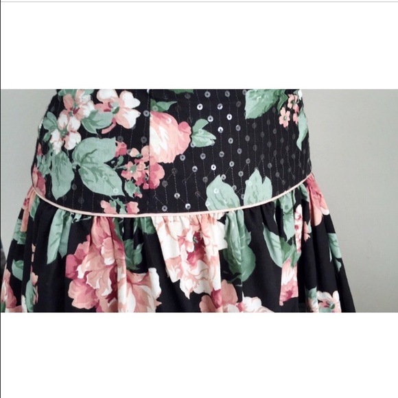 Vintage flower dress - Picture 2 of 4