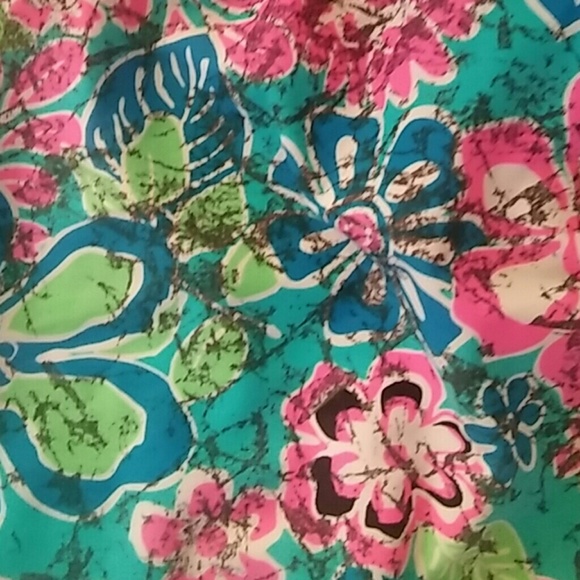 *5 for $20* Floral Tankini Top - Picture 2 of 4