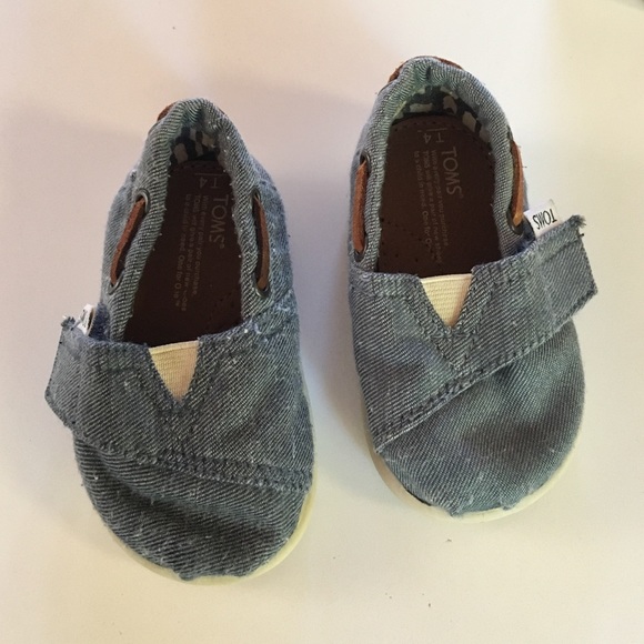 Little kids TOMS Size 4 denim