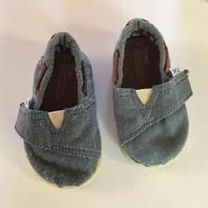 Little kids TOMS Size 4 denim