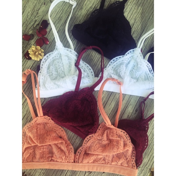 Luxurious Lace Bralette - Picture 3 of 10