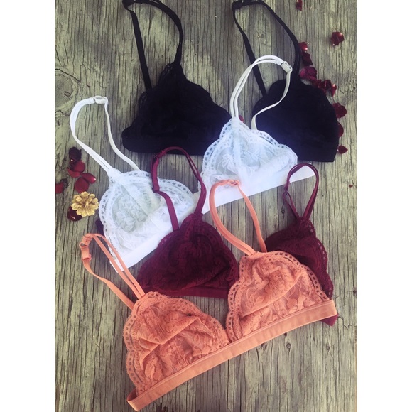 Luxurious Lace Bralette - Picture 4 of 10