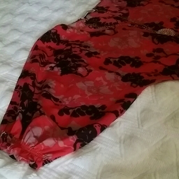 Pretty dress - Picture 2 of 3