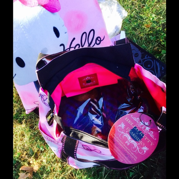 Hello Kitty X Dearisimo Tote & Bonus Pillow 🎀 - Picture 3 of 4