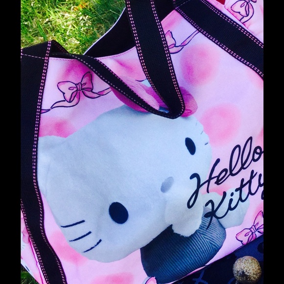 Hello Kitty X Dearisimo Tote & Bonus Pillow 🎀 - Picture 4 of 4