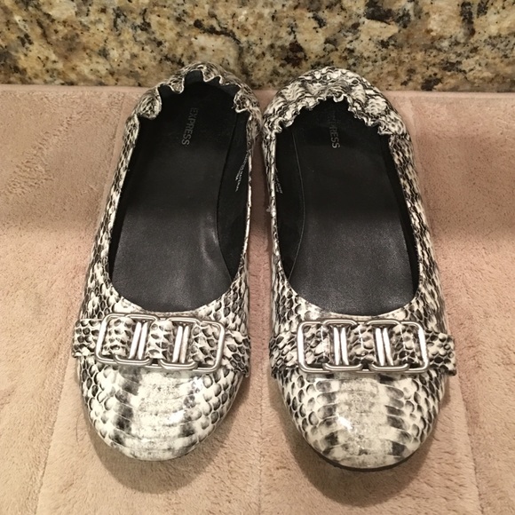 Express ballet flats