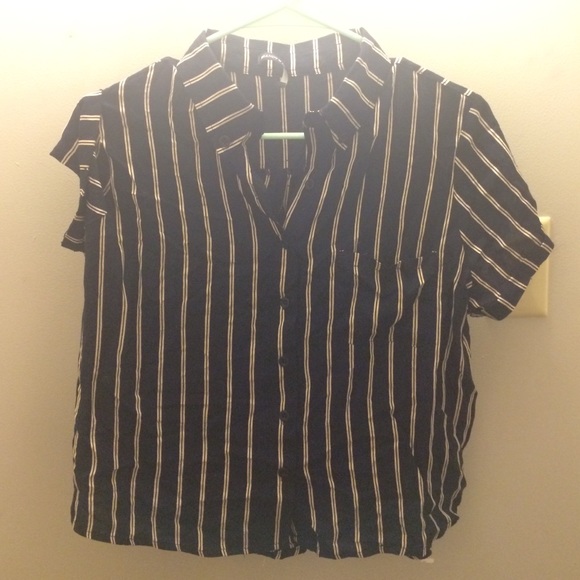 Brandy Melville Peyton button down shirt