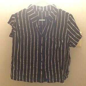 Brandy Melville Peyton button down shirt