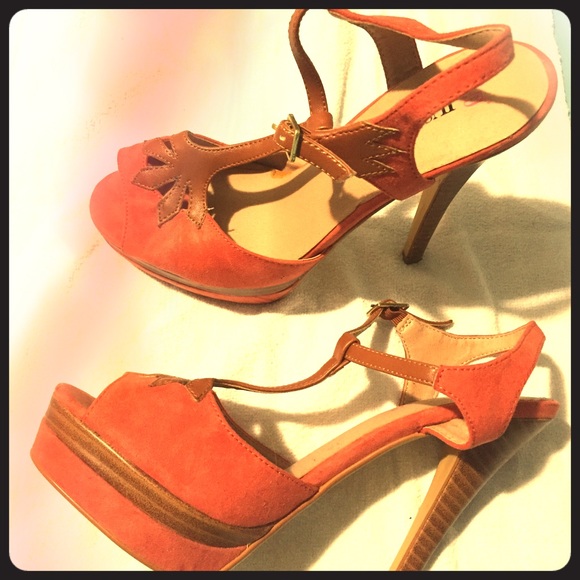 High heel sandal