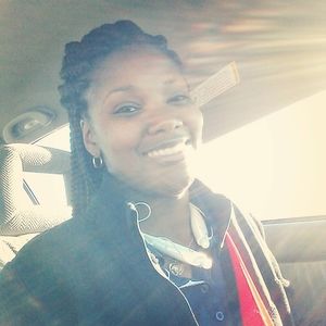 Meet your Posher, Adrianne