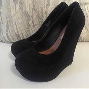 Black Suede Steve Madden Platform Heel