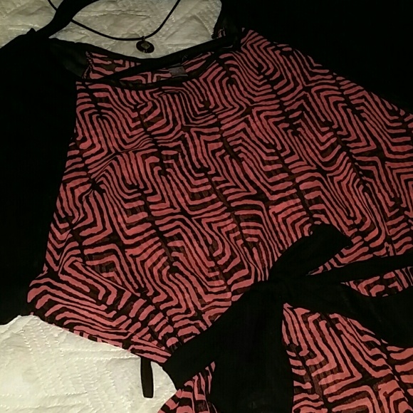 Pretty blouse - Picture 2 of 3