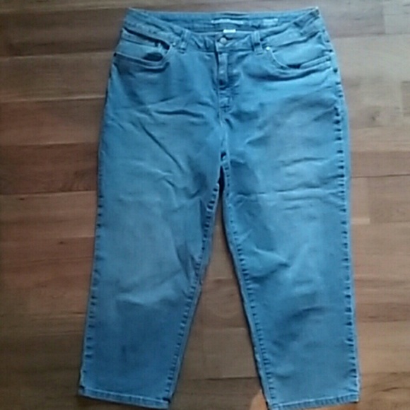 Capri Jeans - Picture 2 of 3