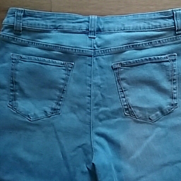 Capri Jeans - Picture 3 of 3