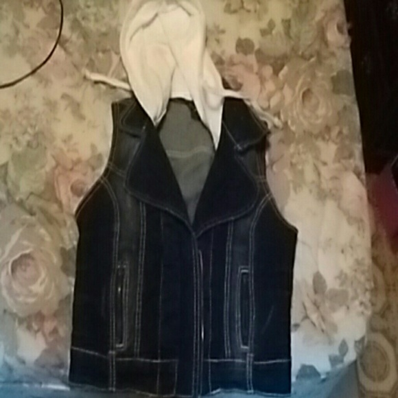 Jean Vest
