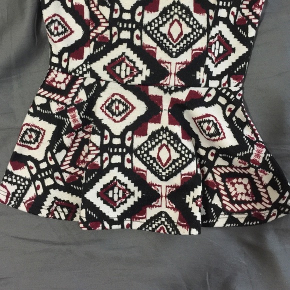 Patterned Top - Picture 2 of 3