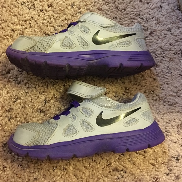 Nike girl shoes