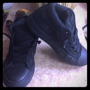 Little kids all black Converse