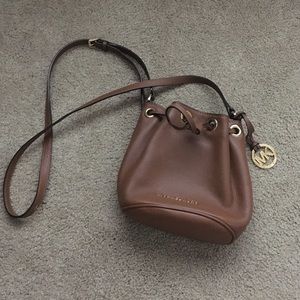 Micheal Kors bucket bag