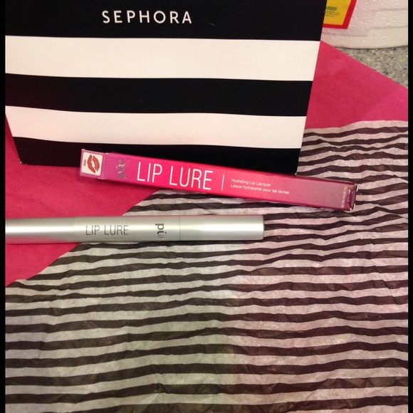 Lip Lure hydrating lipglossin Bella - Picture 1 of 2