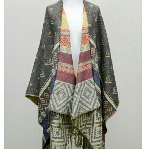 🛍HP🛍Tassel Poncho/Wrap - Picture 4 of 4