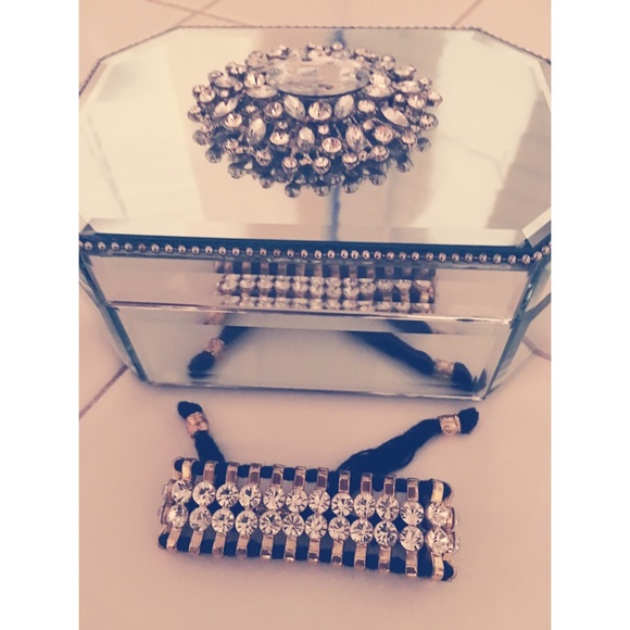 Fancy Drawstring Bracelet - Picture 3 of 3