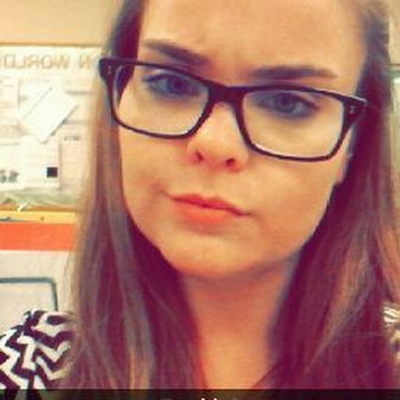 Meet your Posher, Alicia