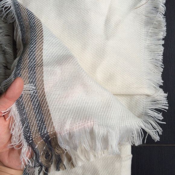 🎁 🎉2xHP🎉 Madden Girl blanket scarf!! - Picture 3 of 4