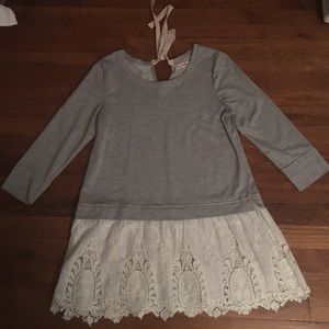 Light weight sweatshirt with beautiful lace trim