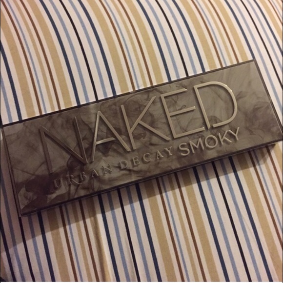New Urban Decay Naked Smoky Palette