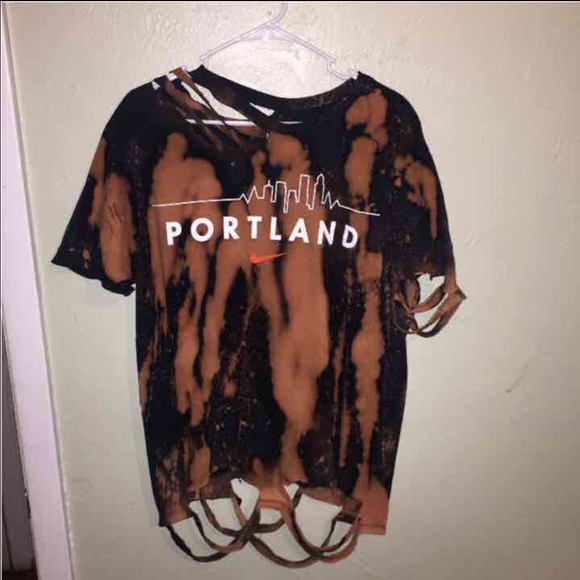 Distressed iron maiden like shirt men's Xl