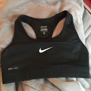 Nike pro sports bra