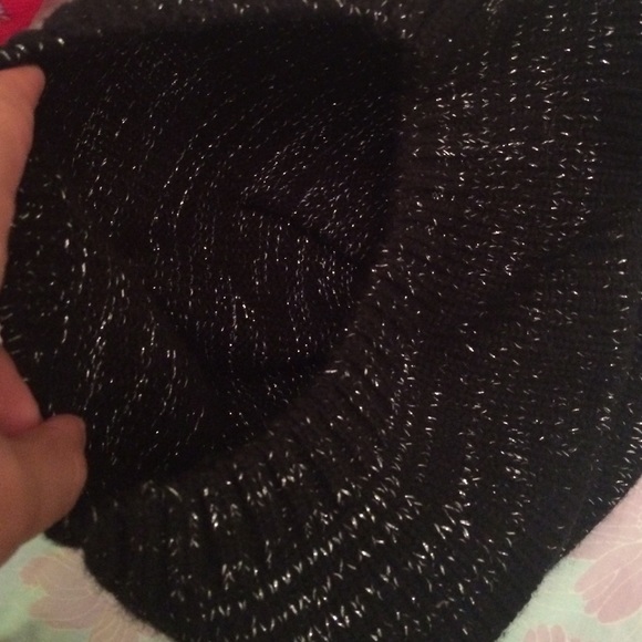 Black Beanie - Picture 2 of 3