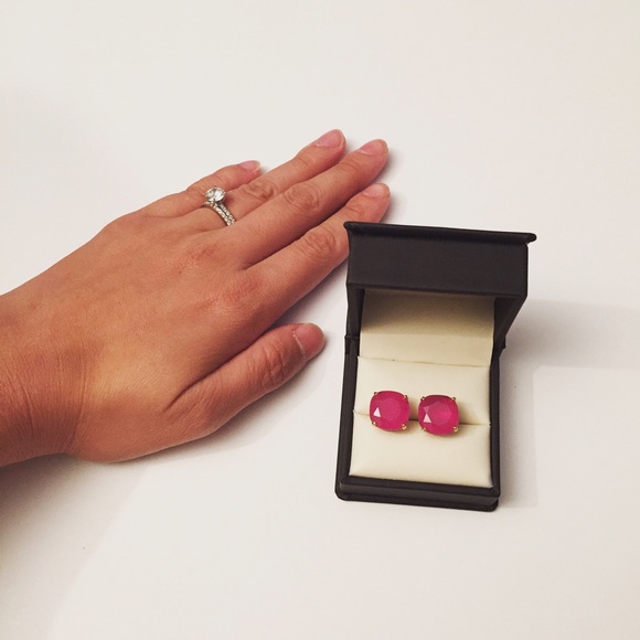 Kate Spade studs - Picture 2 of 2