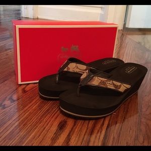 EUC COACH SANDALS! Brown size 8