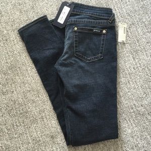 Dark wash Skinny jeans size 7