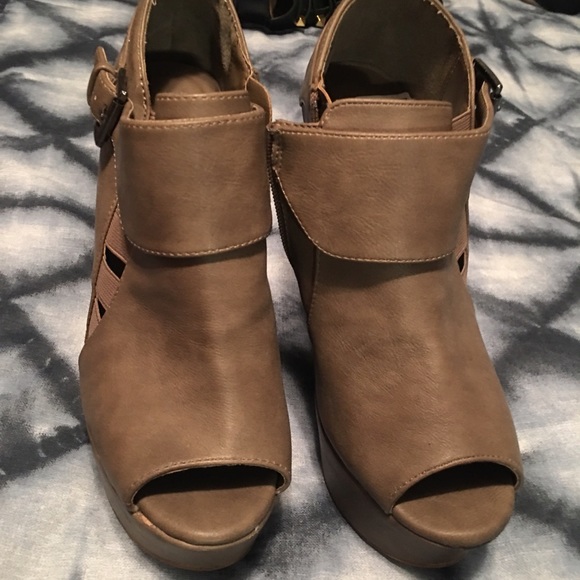 Wedges - Picture 2 of 2