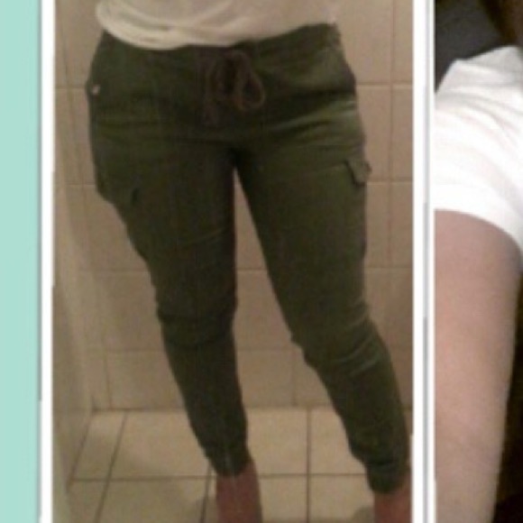 Jogger pants - Picture 1 of 3