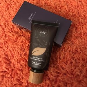 Tarte Amazonian clay foundation